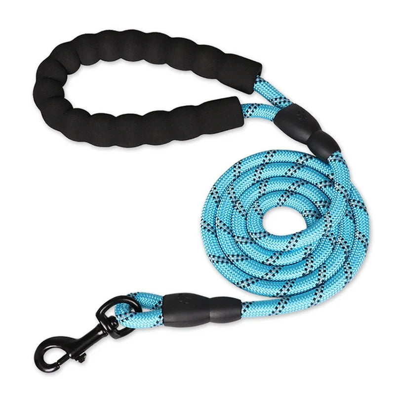 🐕 Reflective Dog Leash with Padded Handle – Strength, Comfort, and Safety in One!